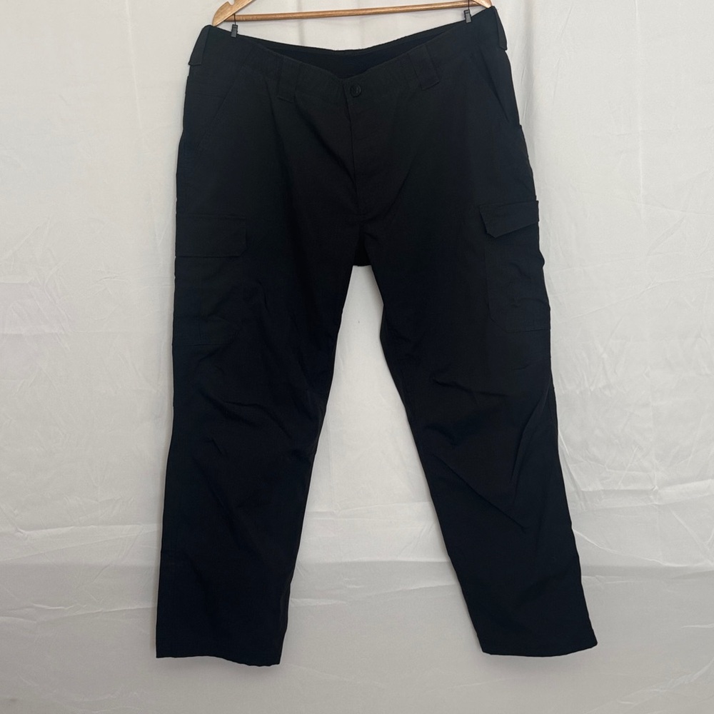 Under Armour Men's Black Cargo Pants